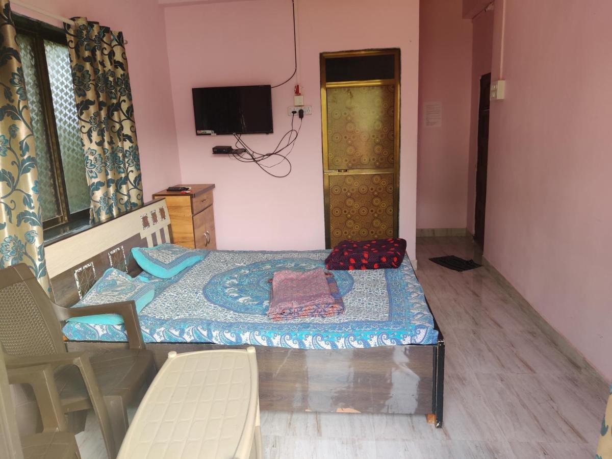 Gulmohar Cottages - Home Stay In 알리바그 외부 사진