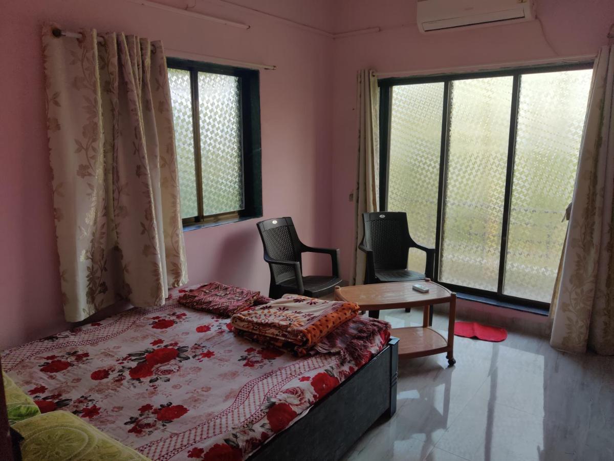Gulmohar Cottages - Home Stay In 알리바그 외부 사진